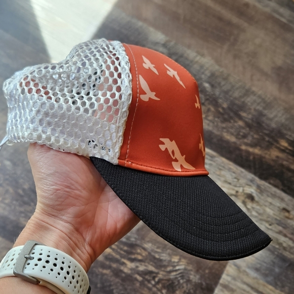 oiselle Accessories - Oiselle Runner Trucker har